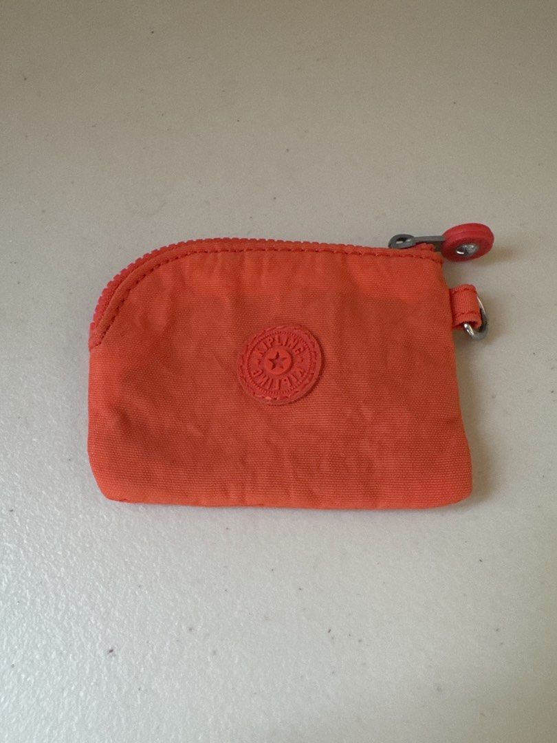 Kipling Coin Purse (Category: Wallets & Card holders) located in Los Banos. Submitted by declutterbycee (Listing ID 1470347525, Image 1). Description: .