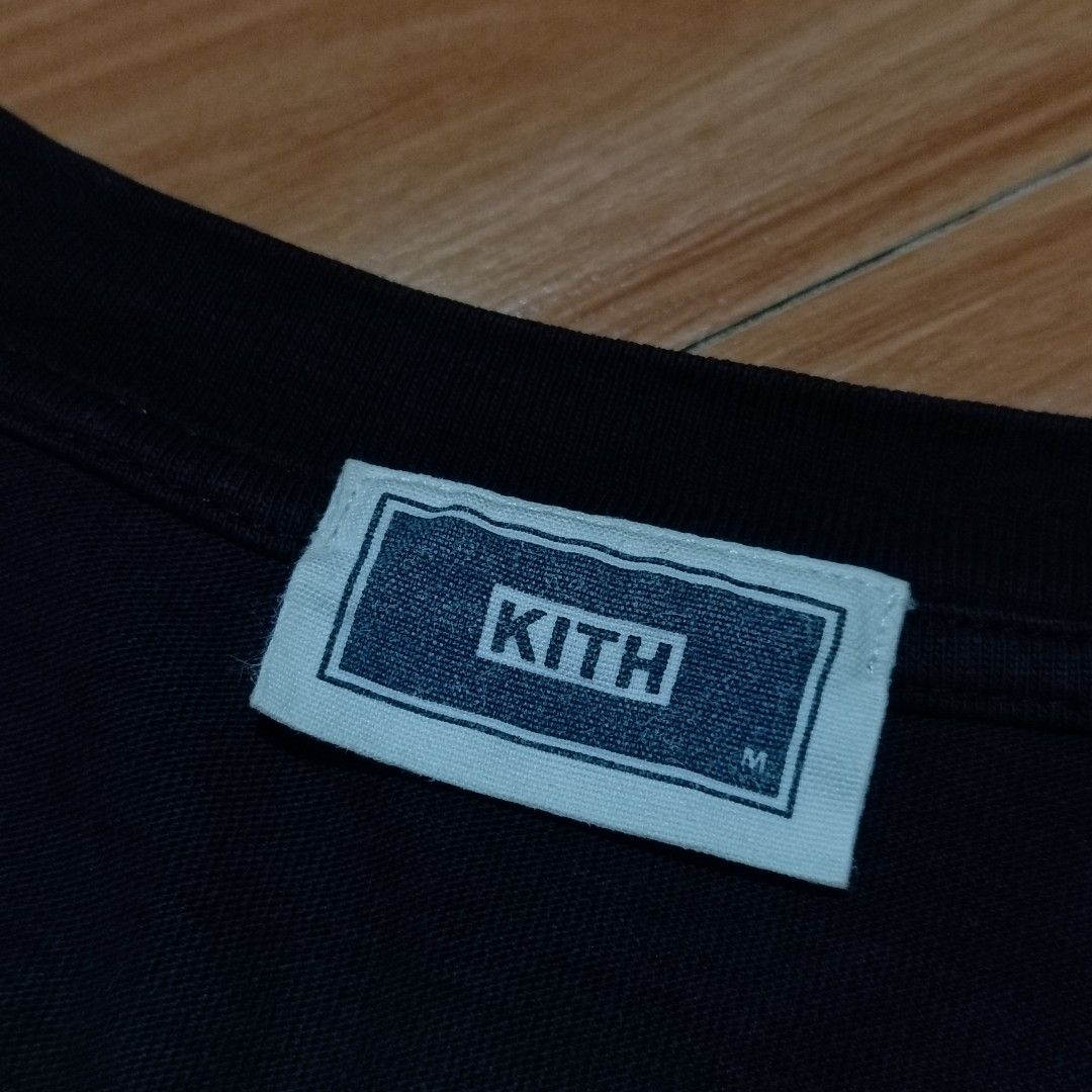 KITH SMALL BOX LOGO SHIRT (Category: Tshirts & Polo Shirts ) located in Baybay. Submitted by dathrifted (Listing ID 1470261587, Image 3). Description: KITH SMALL BOX LOGO SHIRT MEDIUM-LARGE Width- 22.5 Length- 30.5 EXCELLENT CONDITION PM if interested 📥📥📥.