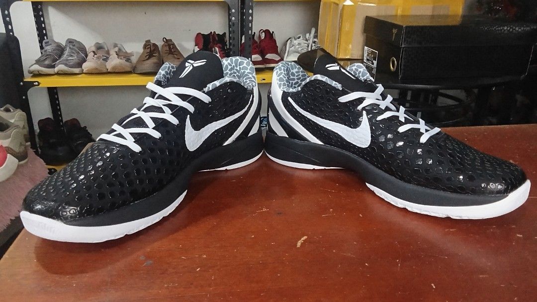Kobe GiGi Shoes (Category: Sneakers) located in Cainta. Submitted by wichaelthriftstall (Listing ID 1470319520, Image 2). Description: size 11 euro 44 29 cm location Cainta Rizal (Sto.Domingo) payment first before equipped rules. for meet up only dito lang po: Uncle John's Riverside Ortigas Extension near SM East Ortigas. mode of payment - gcash,maya, maribank,gotyme and more. mode of shipping - j&t,lalamove,joyride,grab,angkas padala, jrs, LBC a
