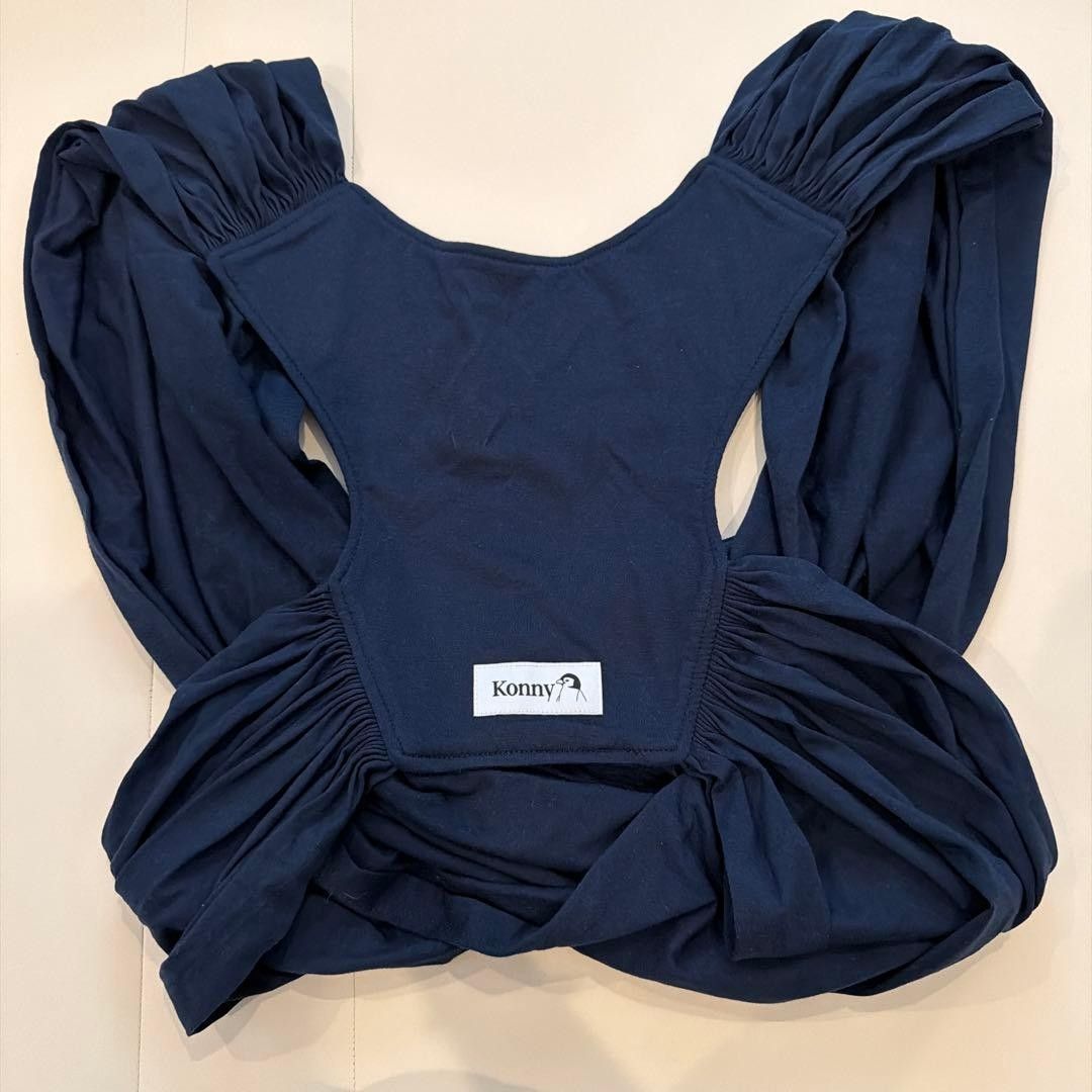 Konny Baby wrap carrier (Category: Carriers & Slings) located in Manila. Submitted by twokids_japansky (Listing ID 1470264957, Image 1). Description: Konny wrap carrier | MEDIUM 4XL.