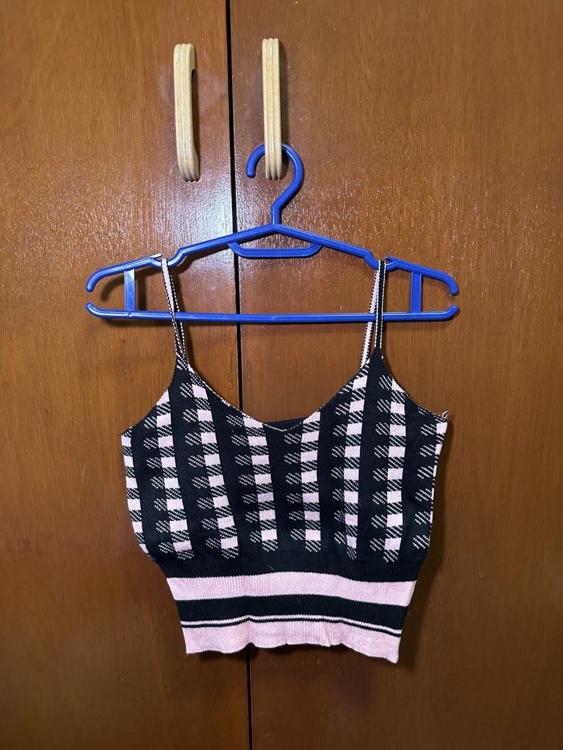 Various Korean Inspired Knit Crop Top (Category: Sleeveless) located in Las Pinas. Submitted by michywoop (Listing ID 1470321360, Image 2). Description: - 120 EACH (99 if getting more than 2) -BF Resort Village, Las Piñas City - Fit: Super stretchy and snug with a ribbed bottom hem -xs to medium - Condition: Worn only once/not used, like new with no stains or loose threads - Versatility: Ideal for casual days out or layering under cardigans 🚚sam