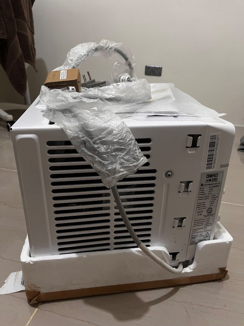 Kotlin Window Type Air Conditioner (Category: Other Home Appliances) located in Caloocan City. Submitted by lxbordo (Listing ID 1470193986, Image 2). Description: Kolin Window Type Room Air Conditioner Low consumption - 0.45 kwH Occasionally used. HP: 0.6 Reason for selling: Owner Relocation.
