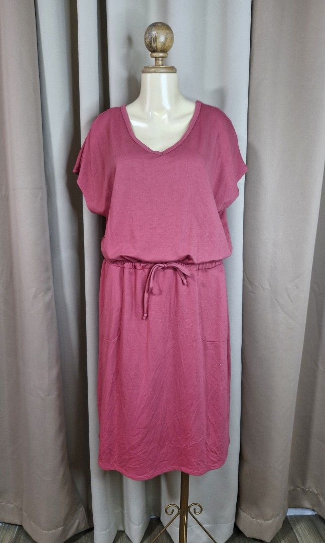 L: Dress (Category: Dresses) located in Calabanga. Submitted by deniseallyson (Listing ID 1470166610, Image 1). Description: .