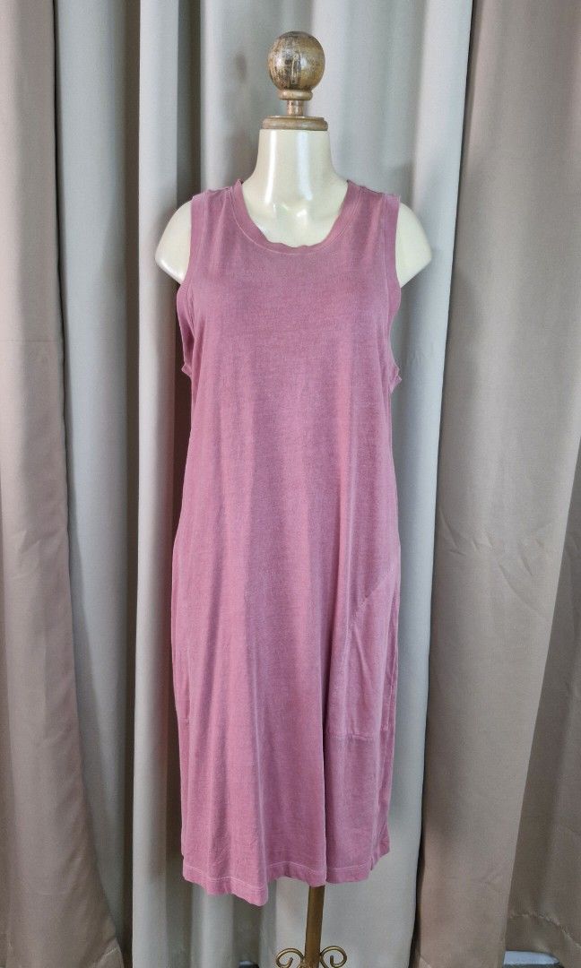 L: Old Navy Comfy Dress (Category: Dresses) located in Calabanga. Submitted by deniseallyson (Listing ID 1470160942, Image 1). Description: distressed design.