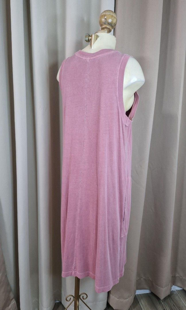 L: Old Navy Comfy Dress (Category: Dresses) located in Calabanga. Submitted by deniseallyson (Listing ID 1470160942, Image 3). Description: distressed design.