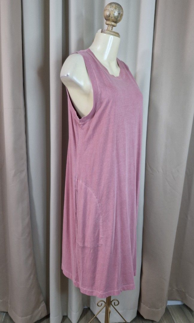 L: Old Navy Comfy Dress (Category: Dresses) located in Calabanga. Submitted by deniseallyson (Listing ID 1470160942, Image 2). Description: distressed design.
