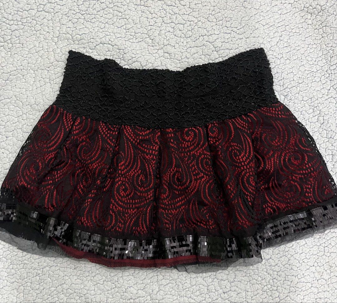 Laced vintage cocktail skirt (Category: Skirts) located in Manila. Submitted by leola_ (Listing ID 1470249416, Image 1). Description: .