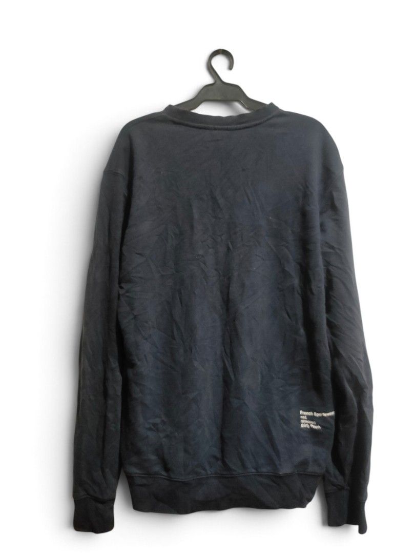Lacoste big embroidered sweater (Category: Coats, Jackets and Outerwear) located in Daet. Submitted by thriftnidiegz (Listing ID 1470270581, Image 2). Description: excellent condition xl on tag L-28.5 W-22.5.