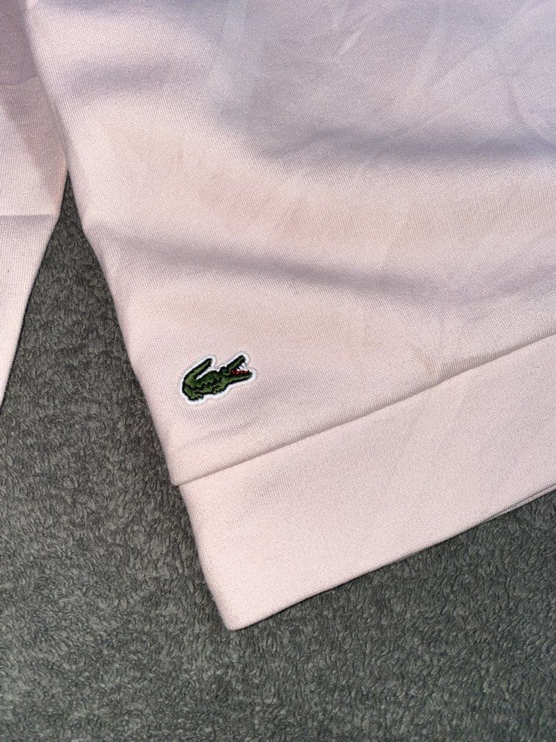 LACOSTE OVERSIZED CROCODILE STRETCH SWEATSHIRT (Category: Longsleeves) located in Cebu City. Submitted by arcane_thrift (Listing ID 1465763342, Image 3). Description: .