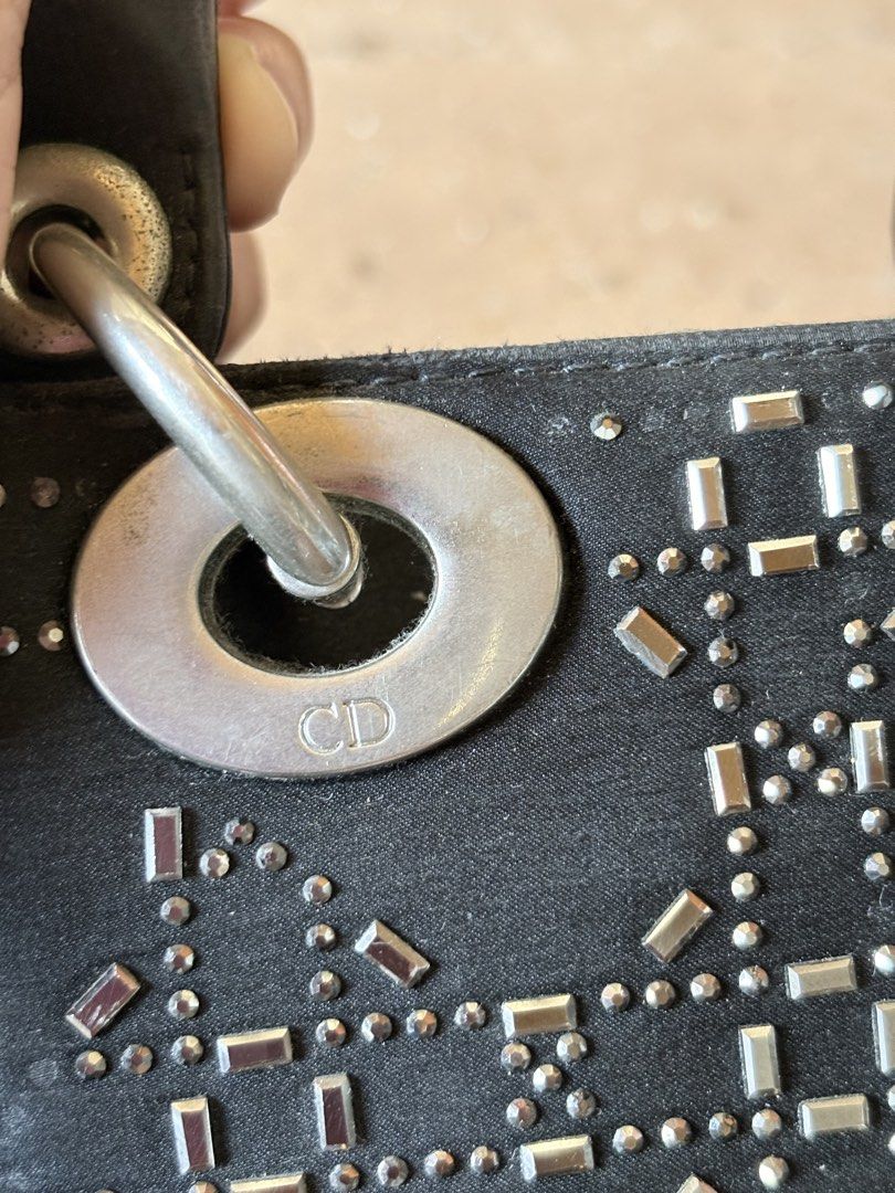 Lady Dior (Category: Luxury Bags & Wallets) located in Valencia. Submitted by razzel1997 (Listing ID 1470248291, Image 3). Description: lady dior limited edition 8/10condition fresh from container japan surplus .