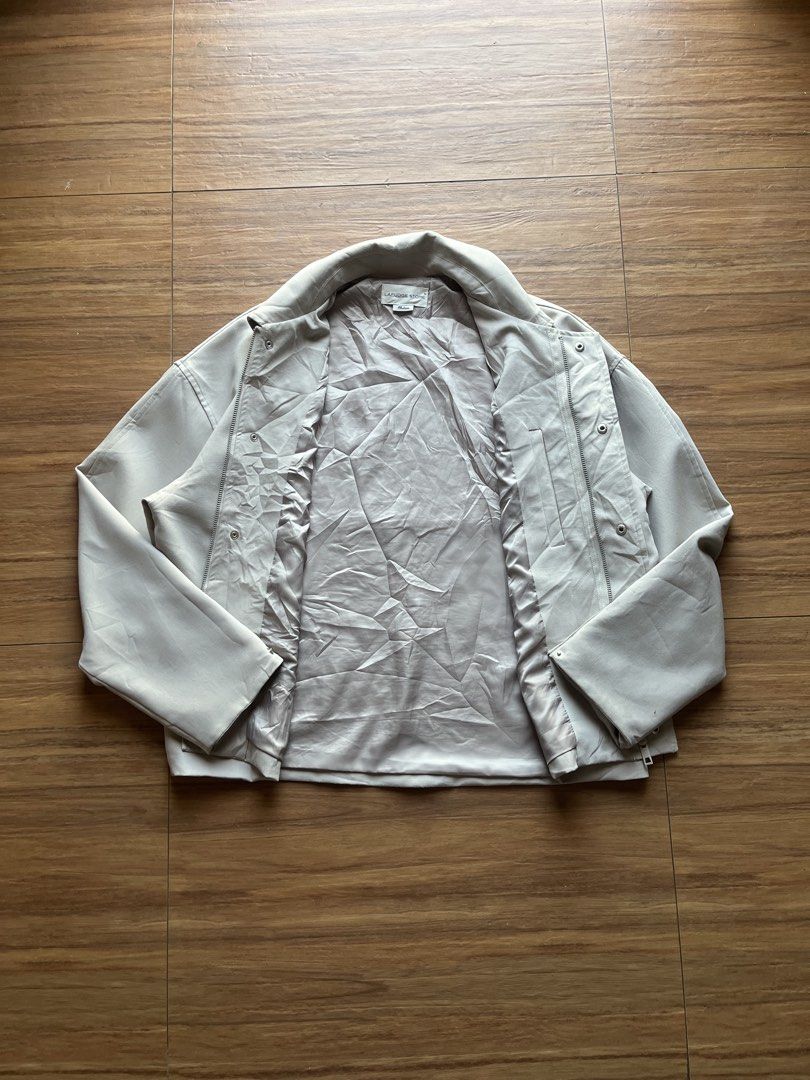 LAFUDGE STORE Harrington Style Jacket (Category: Coats, Jackets and Outerwear) located in Davao. Submitted by spilled.bins (Listing ID 1470267316, Image 2). Description: LAFUDGE STORE Harrington Style Jacket Width: 26in Length: 25in Boxy XL Measurement Multiple Stains Excellent Condition . Mine: ₱900 +shipping fee on top . Model Reference: Height: 5’5 feet Weight: 68kg.
