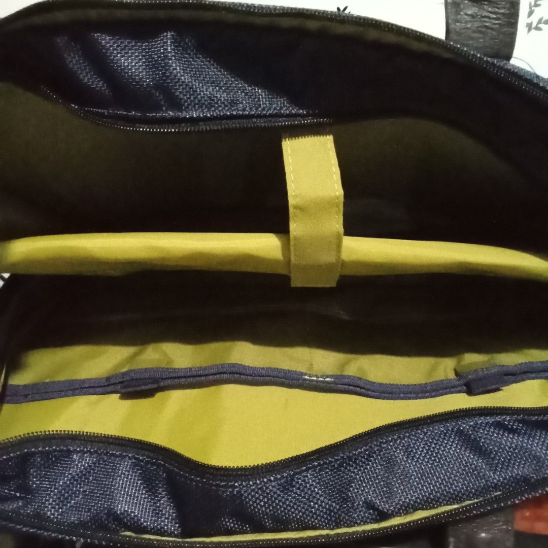 Laptop Bag.... (Category: Looking For) located in Hinigaran. Submitted by faye_fab02 (Listing ID 1470269446, Image 3). Description: .