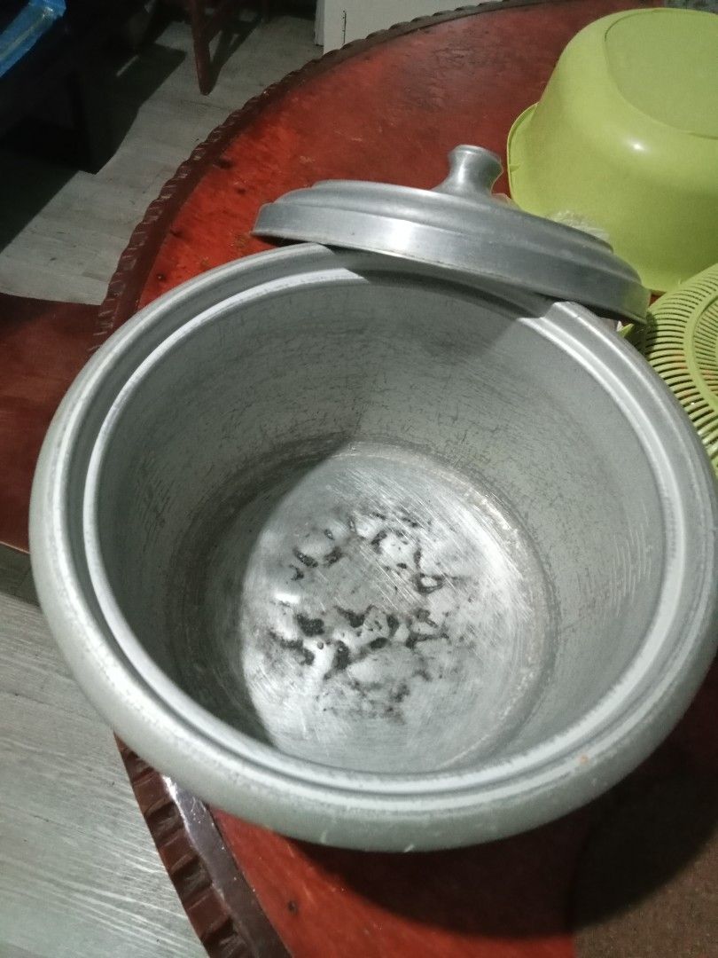 Large Aluminum Cooking Pot With Lid (Category: Cookware & Accessories) located in Cebu City. Submitted by cleverwind.221754 (Listing ID 1470164415, Image 2). Description: Selling large aluminum cooking pot, in great condition. For pick-up or delivery. Buyer will pay for shipping fees if for delivery. Location: Near San Carlos South Campus, CTS/CCMC. In Cebu City. Check out also our other items: https://garage-sale.pages.dev.