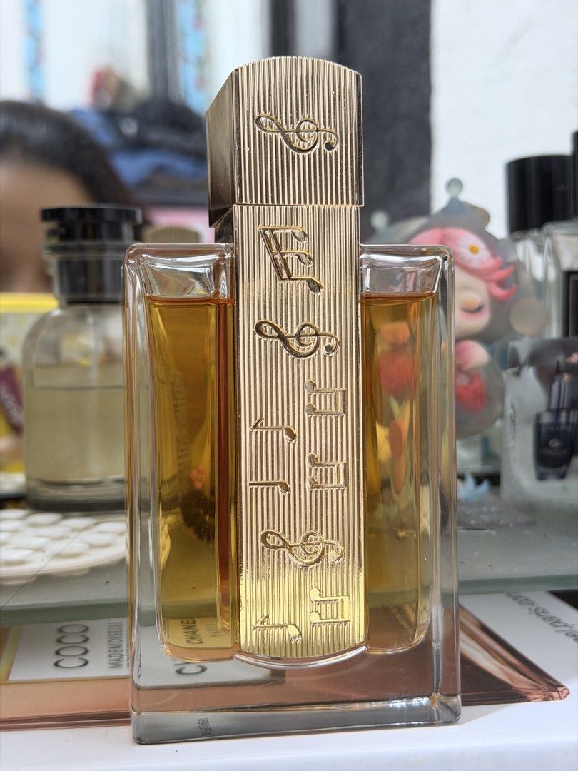 Lattafa Angham Eau De Parfum (Category: Fragrance & Deodorants) located in Pateros City. Submitted by jademikhal (Listing ID 1470220728, Image 2). Description: - Brand: Lattafa Angham Eau De Parfum - Condition: Like new, about 97% juice left - Packaging: Comes with original box (minor wear on top flap) - Bought this from 🍊 app (dubai.shop.baliuag) RFS. Will buy another perfume, mabilis magsawa ang girly.
