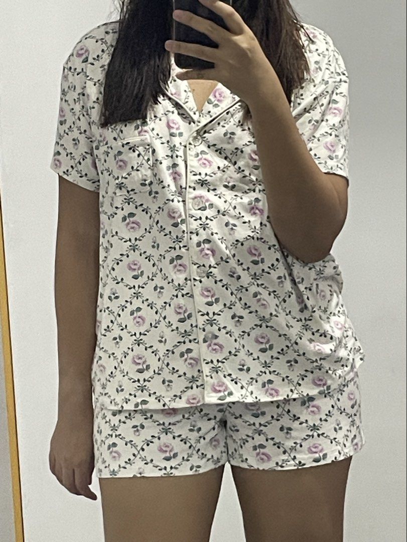 LAURA ASHLEY TERNO SHORT (M) (Category: Announcements) located in Bulacan. Submitted by jendeclutter_ (Listing ID 1470249511, Image 1). Description: .