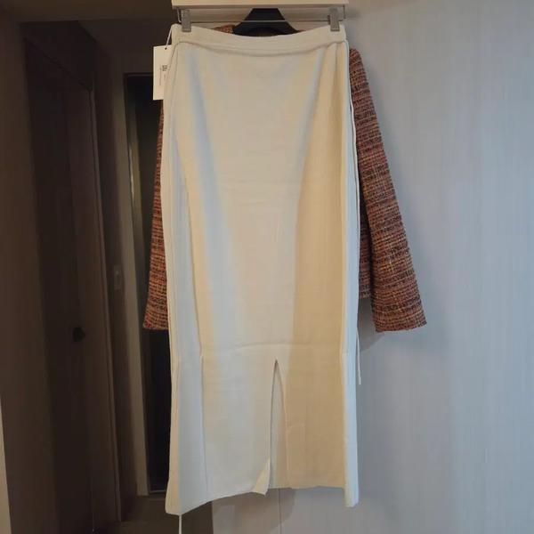 Le September, Women's Fashion, Bottoms, Skirts on Carousell