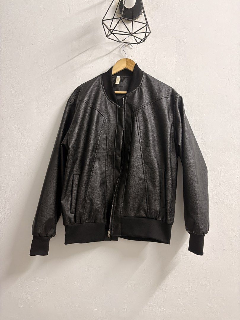 Leather Jacket (Category: Coats, Jackets and Outerwear) located in Kota Bharu. Submitted by qilothing (Listing ID 1470149622, Image 1). Description: pm for more details item in a good condition open for negotiate.