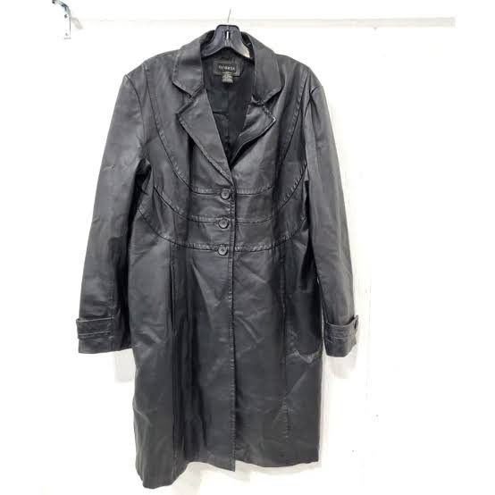 Leather jacket Medium (Category: Announcements) located in Manila. Submitted by icamalicdem29 (Listing ID 1470189974, Image 2). Description: .
