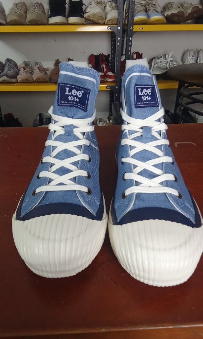Lee Midcut Blu Navy Shoes (Category: Sneakers) located in Cainta. Submitted by wichaelthriftstall (Listing ID 1470315341, Image 2). Description: size 9 euro 43 location Cainta Rizal (Sto.Domingo) payment first before equipped rules. for meet up only dito lang po: Uncle John's Riverside Ortigas Extension near SM East Ortigas. mode of payment - gcash,maya, maribank,gotyme and more. mode of shipping - j&t,lalamove,joyride,grab,angkas padala, jrs, LB