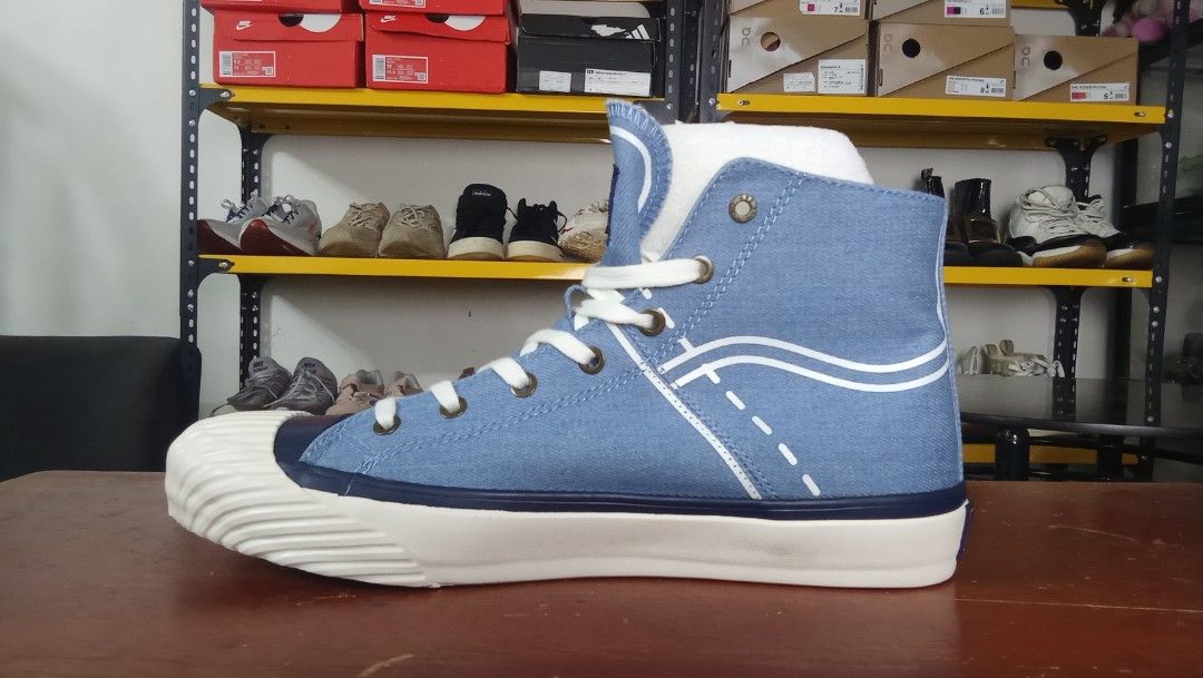 Lee Midcut Blu Navy Shoes (Category: Sneakers) located in Cainta. Submitted by wichaelthriftstall (Listing ID 1470315341, Image 1). Description: size 9 euro 43 location Cainta Rizal (Sto.Domingo) payment first before equipped rules. for meet up only dito lang po: Uncle John's Riverside Ortigas Extension near SM East Ortigas. mode of payment - gcash,maya, maribank,gotyme and more. mode of shipping - j&t,lalamove,joyride,grab,angkas padala, jrs, LB