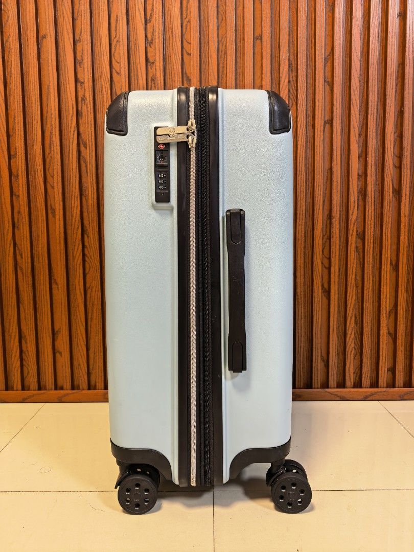 Legend Walker Medium Luggage (Category: Luggage) located in Manila. Submitted by uno001 (Listing ID 1470198221, Image 3). Description: Brand: Legend Walker Model : Earth Hard side ✨ In Very Good condition ✅ 💯 Legit Brand ✅ Medium Check luggage ✅ H24" x L14.5" x D11-13" ✅ Heavy Duty Guaranteed ✅ Made From Polycarbonate Materials! ✅ 360°Wheels All smooth ✅ TSA 007 lock with Passcode.