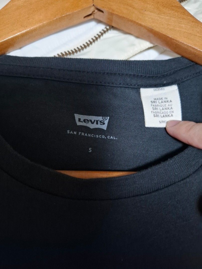 Levis (Category: Shirts) located in Pasay City. Submitted by kafushika (Listing ID 1470211073, Image 3). Description: Levis for women size small on tag 16x23 excellent condition 9.5/10 color rate no issue color may vary due to lighting.