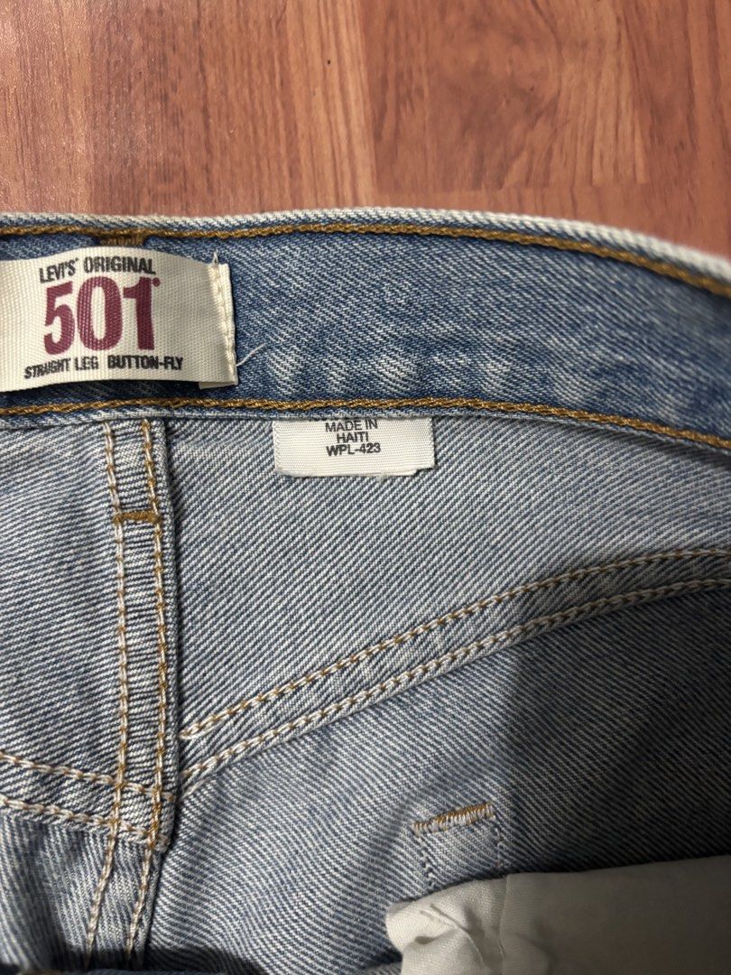Levi’s 501 (Category: Jeans) located in Rosario. Submitted by crsthrift (Listing ID 1470151626, Image 2). Description: Baka may looking? 👀🤔 Levi’s 501 good as new (crispy condition) 33 W 32 L No issue (yung tag lang sa likod medyo punit) 📍Cavite location PM if you are interested.