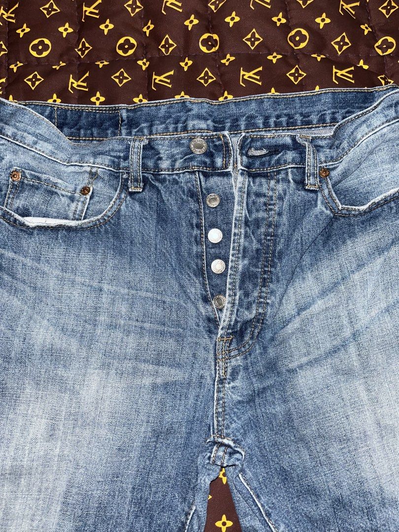 Levi's 501 Button-Fly Jeans (Category: Jeans) located in Manila. Submitted by becarria_thrift23 (Listing ID 1470250182, Image 2). Description: Features the iconic leather back patch, red tab, and printed pocket lining. Ship na sa 1k.