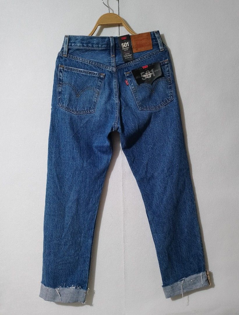 Levis 501 premium (Category: Jeans) located in Iligan City. Submitted by jh_pr0 (Listing ID 1470161088, Image 2). Description: Lèvīss 501 (premium) Brandnew condi wid hang tag (ukay) Waist: 27 actual tape Length: 39" f fold 37" Hem: 7" Color rate: 10/10 No issue DM😊📩.
