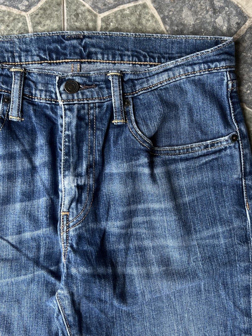 Levi’s 502 (Category: Shorts) located in Daraga. Submitted by palm.garments (Listing ID 1470271581, Image 2). Description: Authentic Tagged size: 31 Condition: 10/10 Fabric: 100% cotton Made in: Vietnam Dimensions: Width: 32” Length: 21” Hem: 9 Dm!.