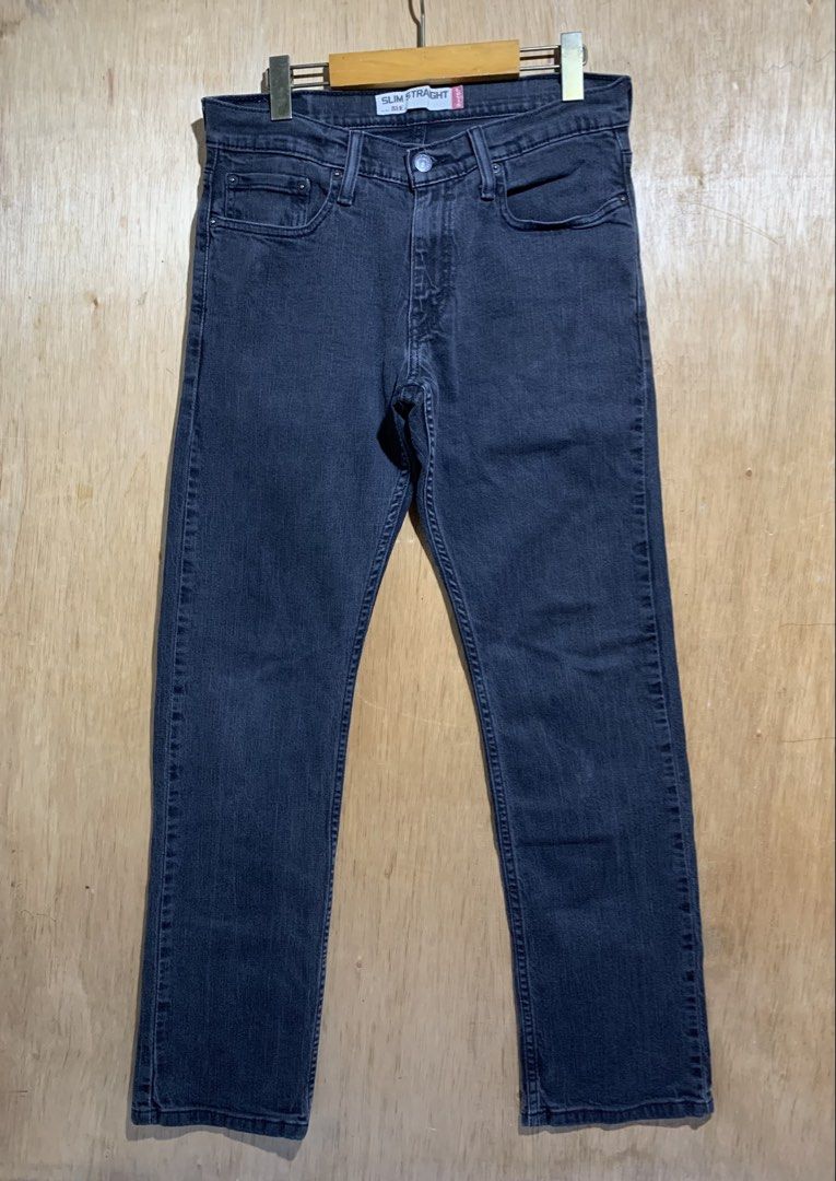 Levis 514 Slim Straight Mens Jeans (Category: Jeans) located in Cebu City. Submitted by handpickedxthrift (Listing ID 1470289318, Image 1). Description: Levis 514 Slim Straight Mens Jeans Washed Black Color Excellent 32w x 40L / 7.5Hem No issue Color rate 9.8/10 DM interested📩.