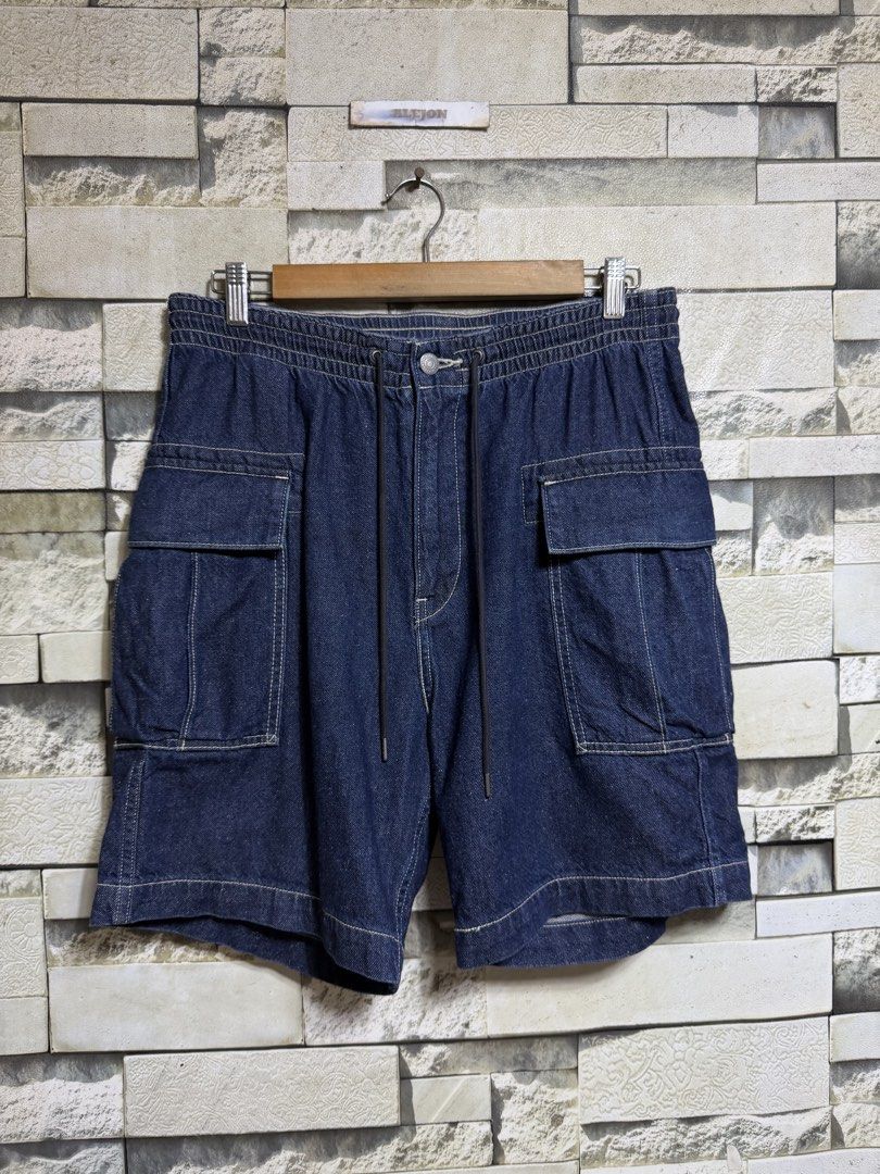 Levi's Big E Premium Denim Cargo Shorts Blue (Category: Shorts) located in Santa Rosa. Submitted by alejon007 (Listing ID 1470148950, Image 3). Description: Levi’s Big E Premium Denim Cargo Shorts Blue 100% Legit Excellent condition No issues Size medium fitv32-34 x 18.5 length PRIC 1️⃣2️⃣8️⃣0️⃣ Pm .