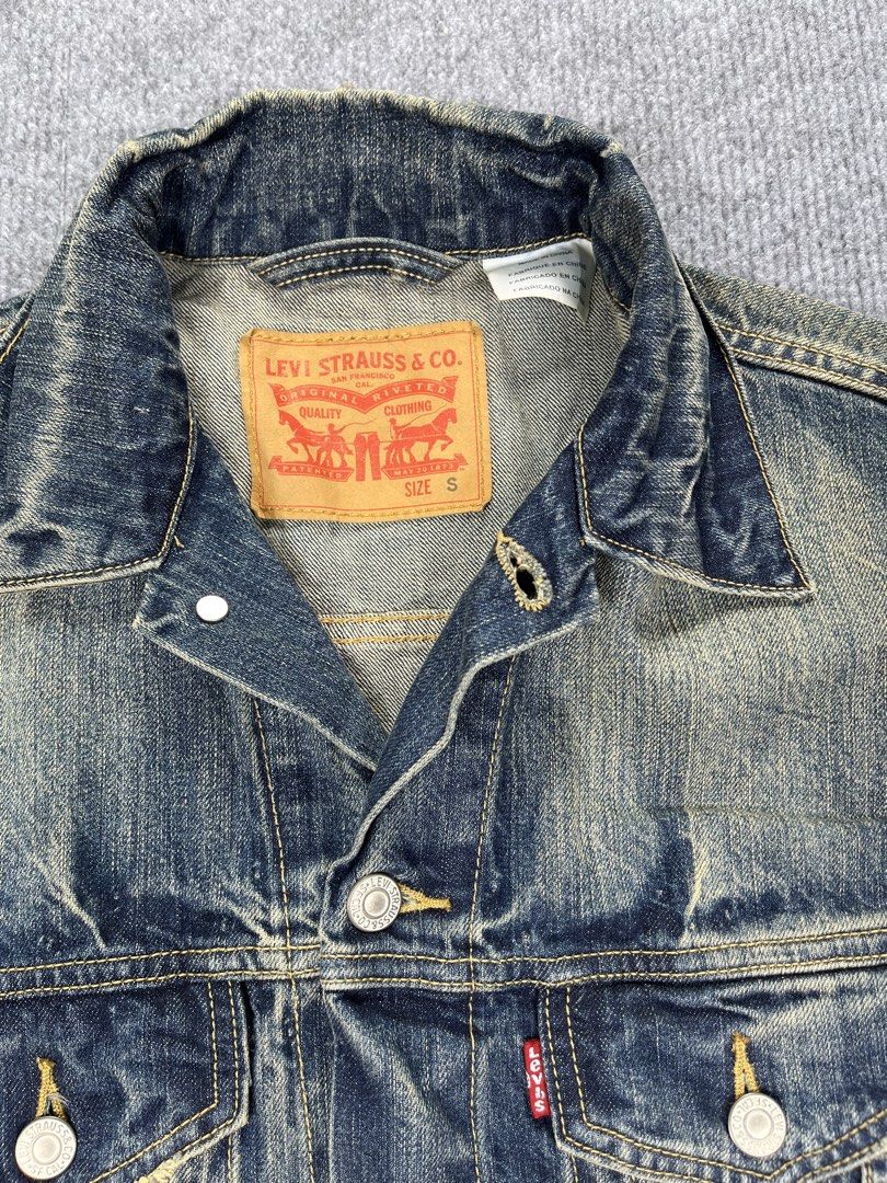Levi’s Cutt-Off Sleeves Trucker (Category: Vests) located in Tayabas. Submitted by secondhand.stories.ph (Listing ID 1470219147, Image 3). Description: Levi’s Cutt-Off Sleeves Trucker Jacket Excellent Condition Small (20x25) 600 +SF.