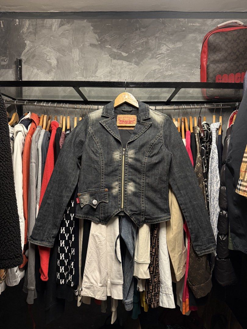Levi's denim washed jacket (Category: Coats, Jackets and Outerwear) located in Legazpi City. Submitted by deadthrift (Listing ID 1470303561, Image 1). Description: - medium on tag - dimensions: 17width | 20length - in great condition.