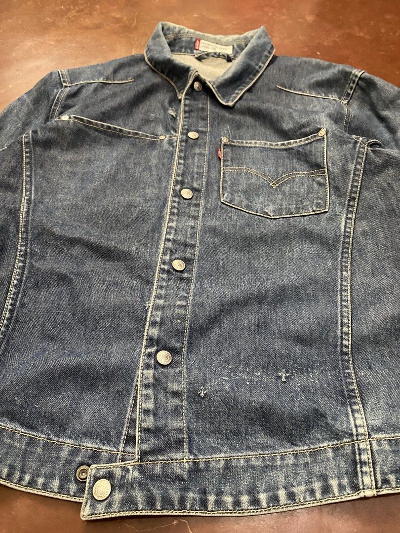 Levi’s Engineered Trucker Jacket (Category: Coats, Jackets and Outerwear) located in Malita. Submitted by ronnyboi (Listing ID 1470168157, Image 2). Description: ‎W:21 L:27 ‎Slight Distressed Condition ‎Mine:1000.