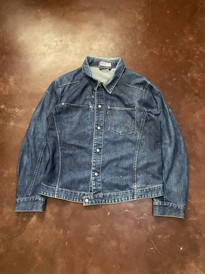 Levi’s Engineered Trucker Jacket (Category: Coats, Jackets and Outerwear) located in Malita. Submitted by ronnyboi (Listing ID 1470168157, Image 1). Description: ‎W:21 L:27 ‎Slight Distressed Condition ‎Mine:1000.