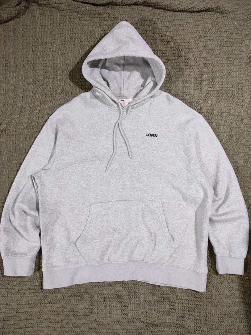 LEVI'S HOODIE JACKET (Category: Coats, Jackets and Outerwear) located in Las Pinas. Submitted by jeusmanlangit (Listing ID 1470284544, Image 1). Description: LEVI'S HOODIE JACKET SIZE: XL ON TAG DIMES: W: 27 L: 32 ISSUE: MAY STAIN PERO WASHABLE NAMAN 640 PESOS LANG DM📩.