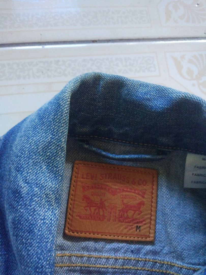 Levis Orange Tab Denim Jacket M (Category: Coats, Jackets and Outerwear) located in Pasay City. Submitted by denimdude.ph (Listing ID 1470257036, Image 3). Description: orange tab dot fade at shoulder, last pic.