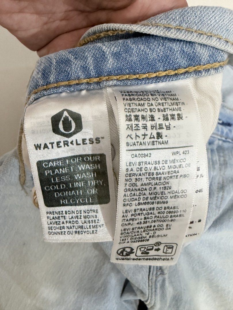 Levi’s Pants Original (Category: Jeans) located in Pasig City. Submitted by queensuite (Listing ID 1470202475, Image 3). Description: .