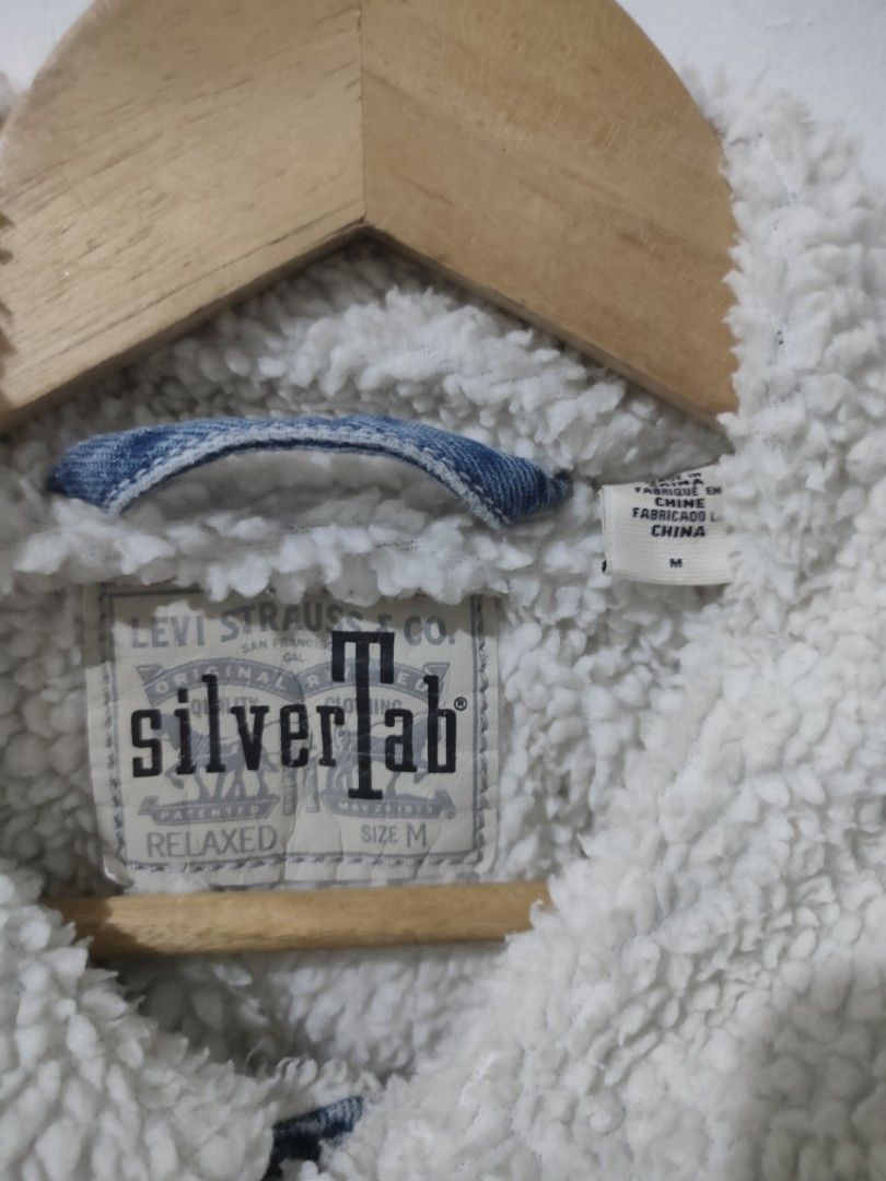 Levi's Silvertab Sherpa Trucker Jacket (Category: Coats, Jackets and Outerwear) located in Ozamiz City. Submitted by outregrails (Listing ID 1470161715, Image 2). Description: Excellent condition No issue Size MEDIUM RELAXED Best fits large to xl Armpit to armpit 25.5 Length 27 Hem 21 Sleeve 24 inches.