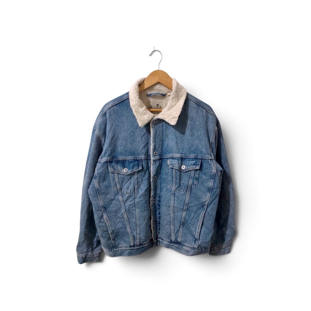 Levi's Silvertab Sherpa Trucker Jacket (Category: Coats, Jackets and Outerwear) located in Ozamiz City. Submitted by outregrails (Listing ID 1470161715, Image 1). Description: Excellent condition No issue Size MEDIUM RELAXED Best fits large to xl Armpit to armpit 25.5 Length 27 Hem 21 Sleeve 24 inches.