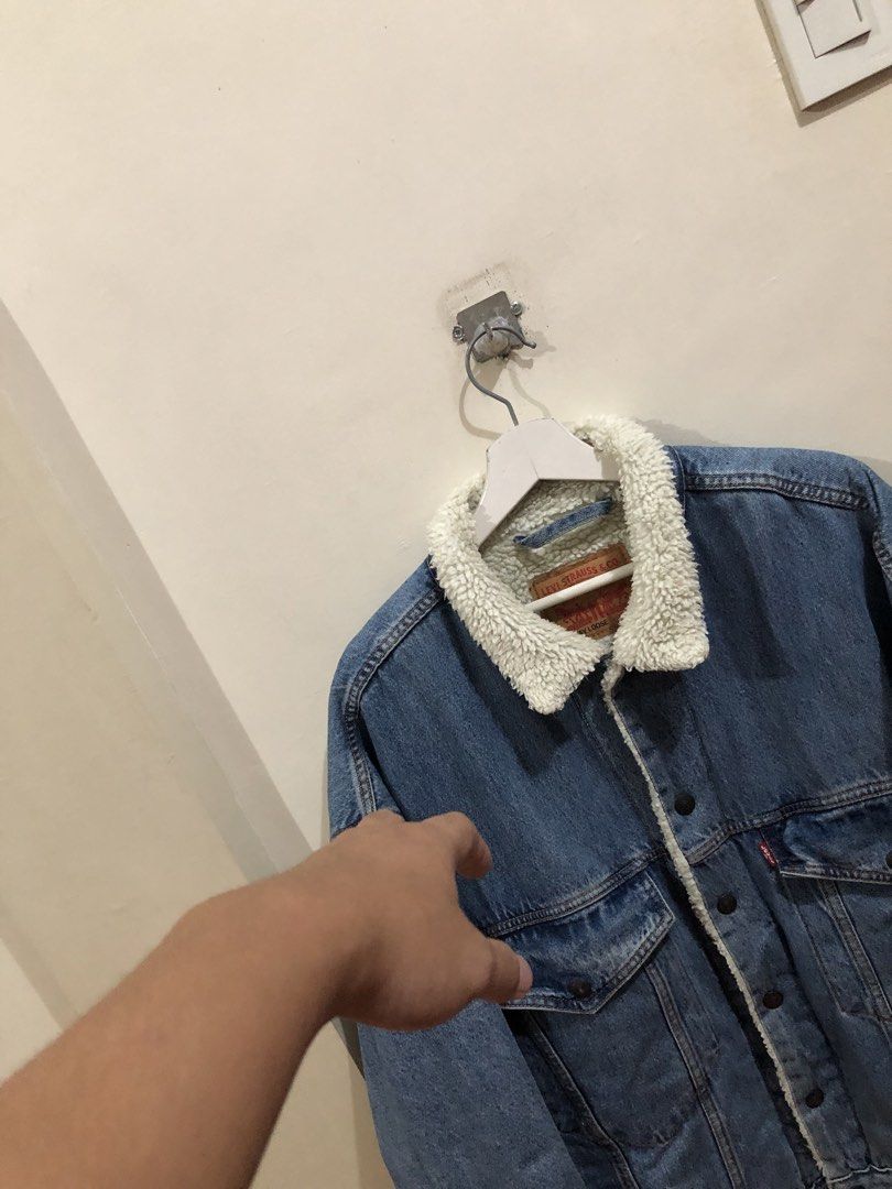 Levi’s Winter Jacket (Category: Coats, Jackets and Outerwear) located in Oas. Submitted by alithrifthunter (Listing ID 1470243333, Image 3). Description: .