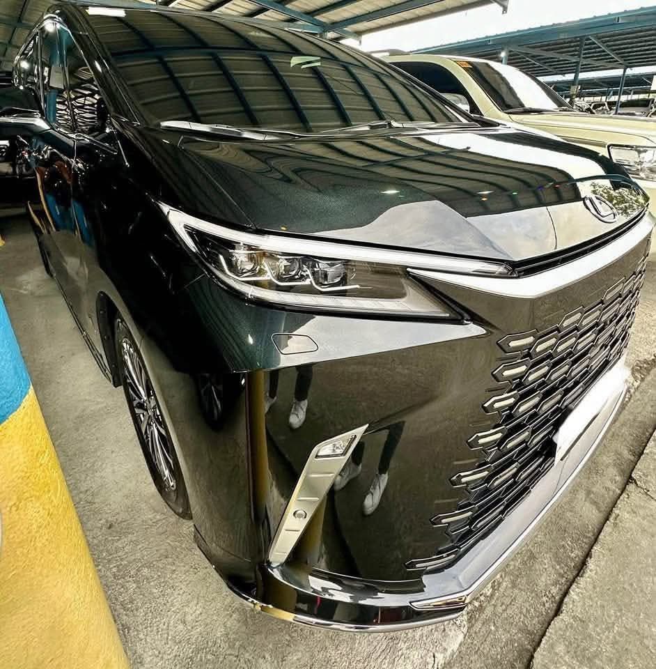 Lexus LM 350h (Hybrid) Auto (Category: New Cars) located in Manila. Submitted by quality_cars (Listing ID 1470330278, Image 2). Description: 🌟 Brand New Arrival: 2025 Lexus LM 350h (Hybrid) 🌟 Immediate availability! Experience ultimate luxury and efficiency with the all-new Lexus LM 350h. Price: ₱7,685,000 Exclusive Specs & Features: Condition: Brand New (Odometer: 000) Engine: Hybrid Electric System (CVT Automatic) Color: Elegant Black on Blac