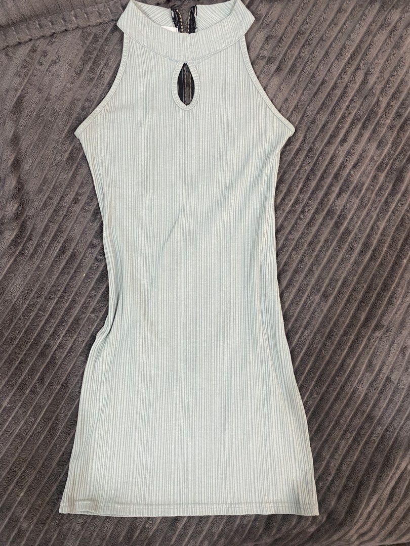 Light Green Ribbed Bodycon Dress (Category: Dresses) located in Davao. Submitted by sz.rearchive (Listing ID 1470227138, Image 1). Description: .