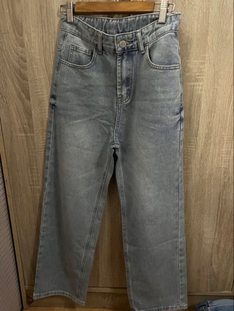Light wash jeans (Category: Jeans) located in Manila. Submitted by ysabelle._827 (Listing ID 1470182835, Image 2). Description: .