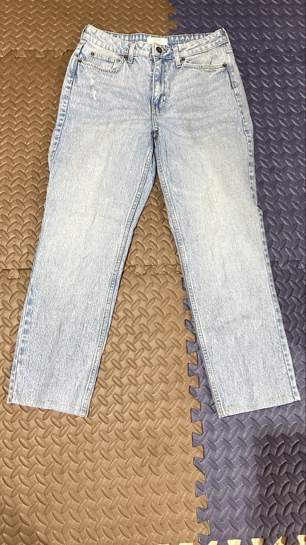 Light wash straight leg denim jeans (Category: Jeans) located in Manila. Submitted by jcl2020 (Listing ID 1470242543, Image 1). Description: - Style: Classic straight leg denim jeans - Wash: Light wash - Rise: Mid rise with belt loops - Closure: Button fly - Features: Traditional five-pocket design, standard ankle length - Versatility: Perfect everyday bottoms, easy to pair with tees and sweaters Waist Size: 28-30 Free delivery for 2 items and ab