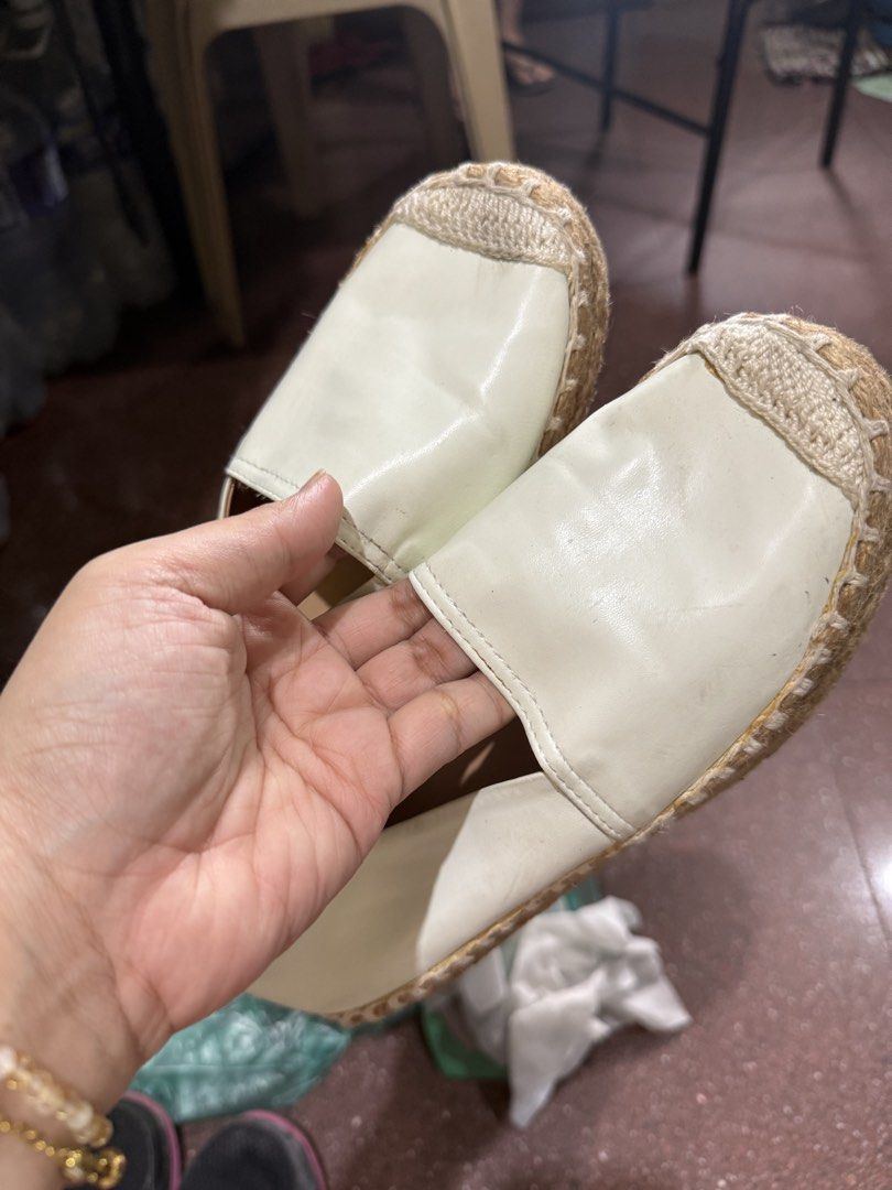 Liliw espadrille (Category: Loafers) located in Imus. Submitted by mysticstar_f121de (Listing ID 1470159677, Image 1). Description: .