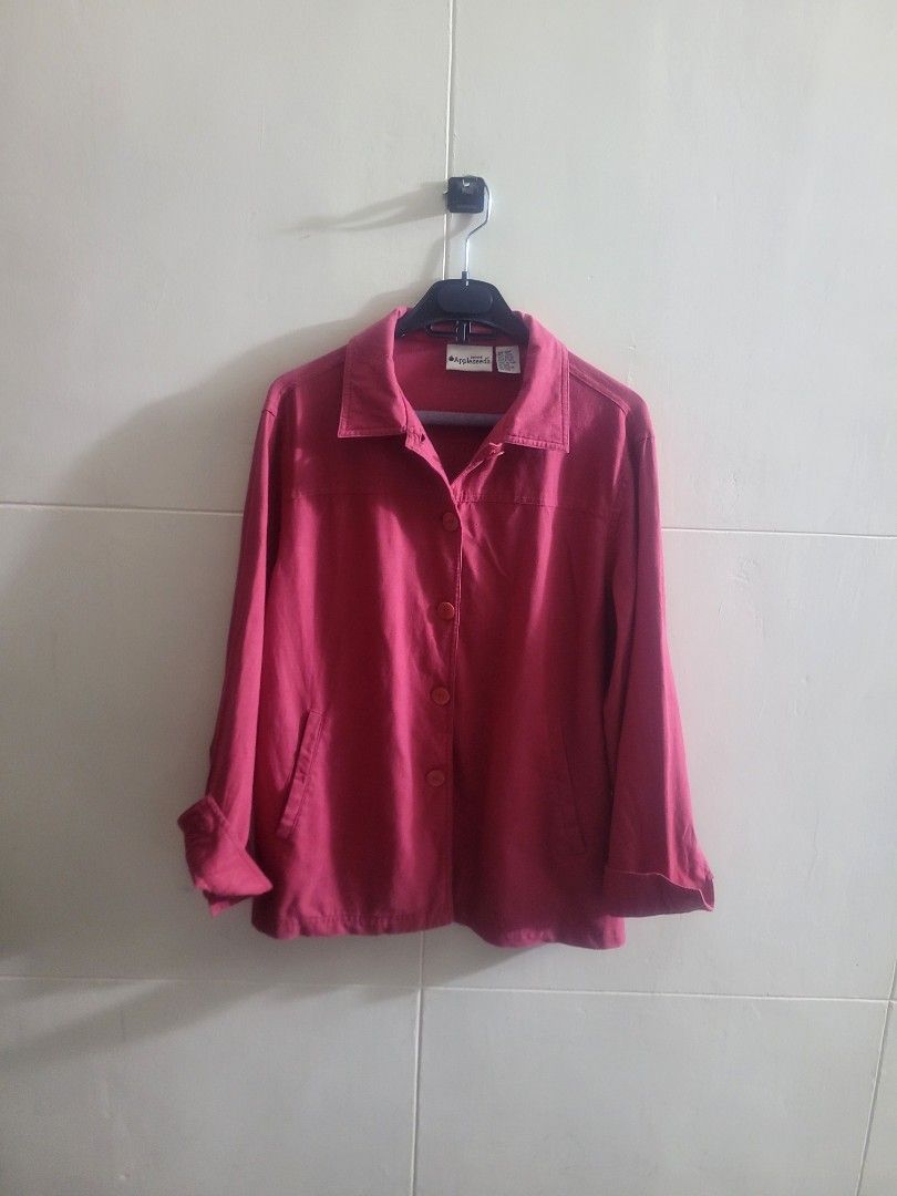 LINEN Appleseed's Bottondown (Category: Longsleeves) located in Los Banos. Submitted by lopecruz (Listing ID 1470271789, Image 1). Description: 22"armpit laid flat 26"length condition : like new Large.