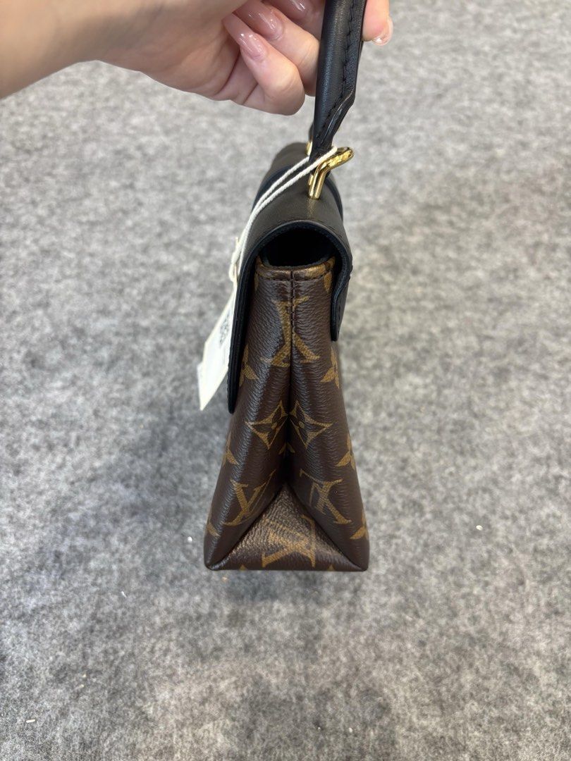 Locky BB (Category: Luxury Bags & Wallets) located in Manila. Submitted by milo.arando0906 (Listing ID 1470161973, Image 3). Description: Bought from Singapore Rank AB Inclusion -Dust Bag -Box Guaranteed Authentic. Money Back if proven Fake! Hahaha.
