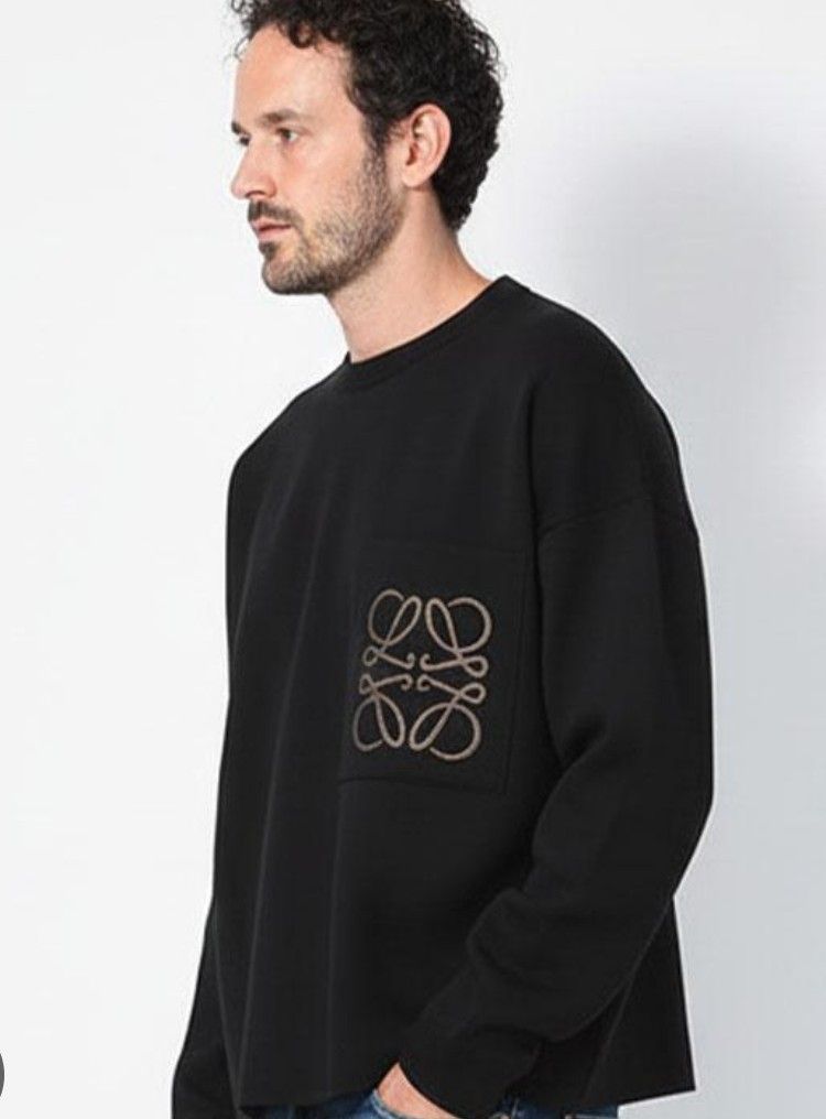 Loewe Anagram Crewneck (Authentic) (Category: Coats, Jackets and Outerwear) located in Cebu City. Submitted by renzecamingay (Listing ID 1470229480, Image 1). Description: Loewe Anagram Crewneck Excellent Condition Small on Tag Width 20.5 Length 24 6500 Plus ship Only Thank you and GOD bless ☺️.